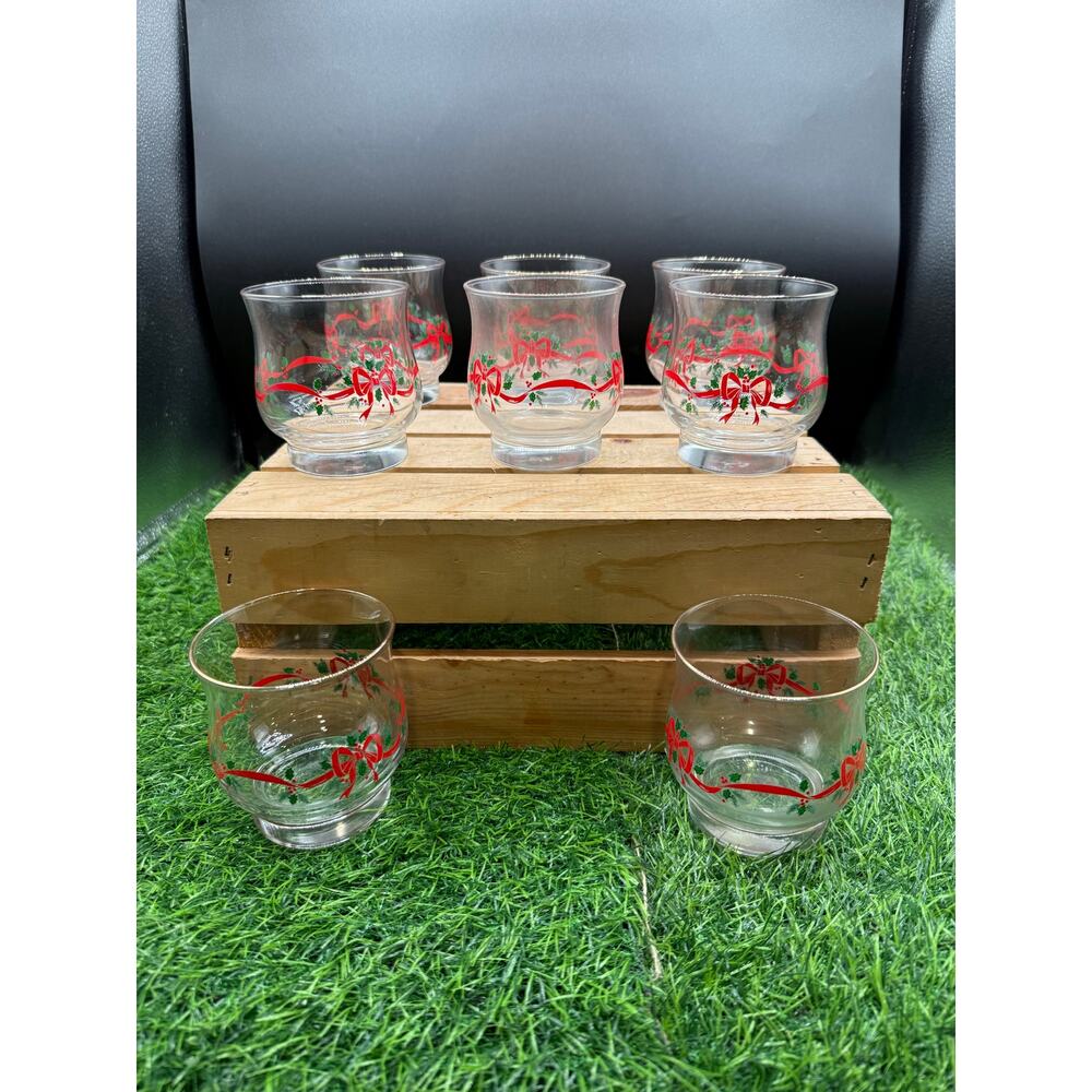 Vintage Libbey Holly and Berry 6oz Christmas Glasses - Set of 8